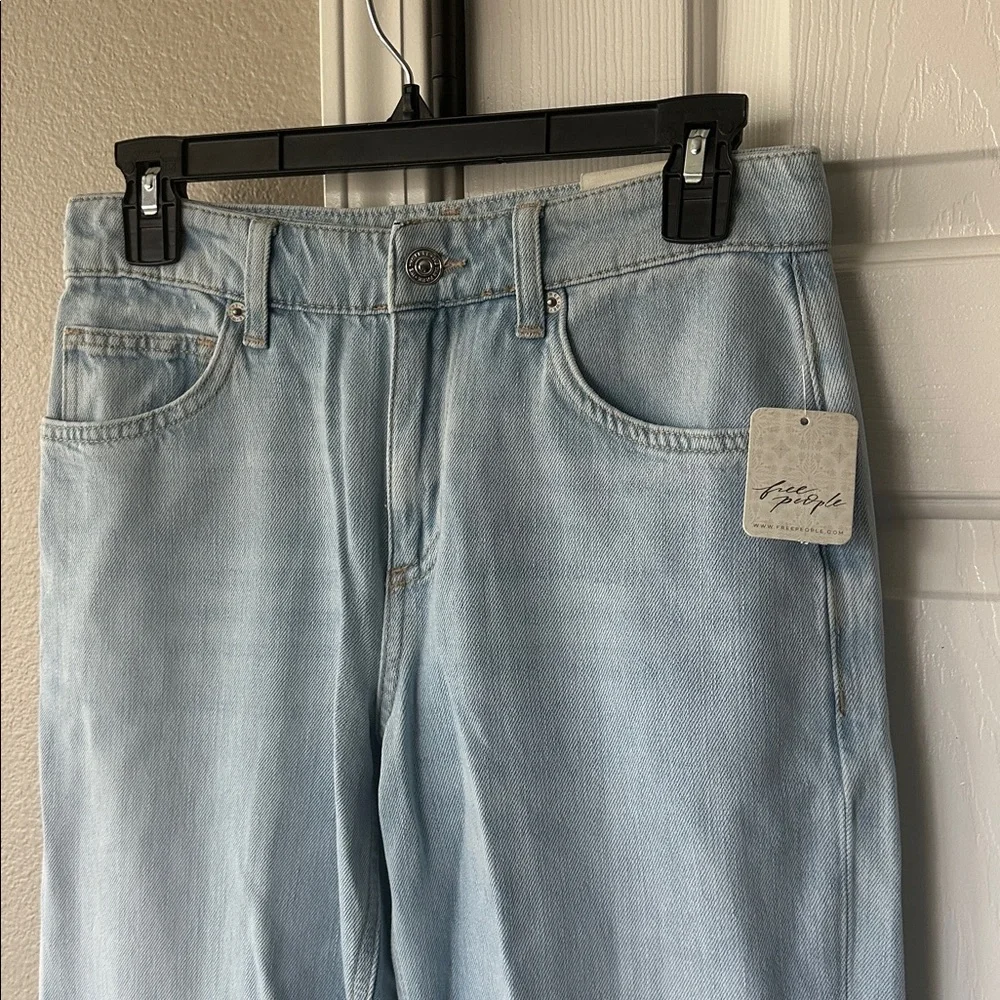 NWT We The Free LIVE WIRE FLARE JEANS - Picture 10 of 16